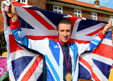 Wiggins-union-jack-olympic-gold-medal.jpg